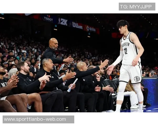 曾凡博在中国赛表现平平被篮网裁掉10分钟无得分仅有1次抢断